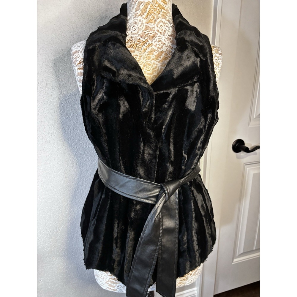 INC International Concepts Women's Faux Fur Black Vest Medium Dark Academia Cozy